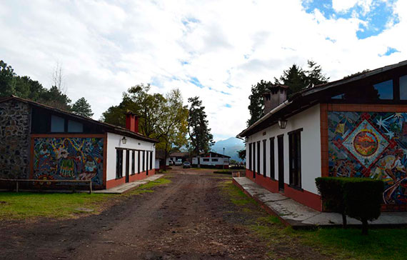 Estacionamiento Centro Turístico Angahuna Michoacán